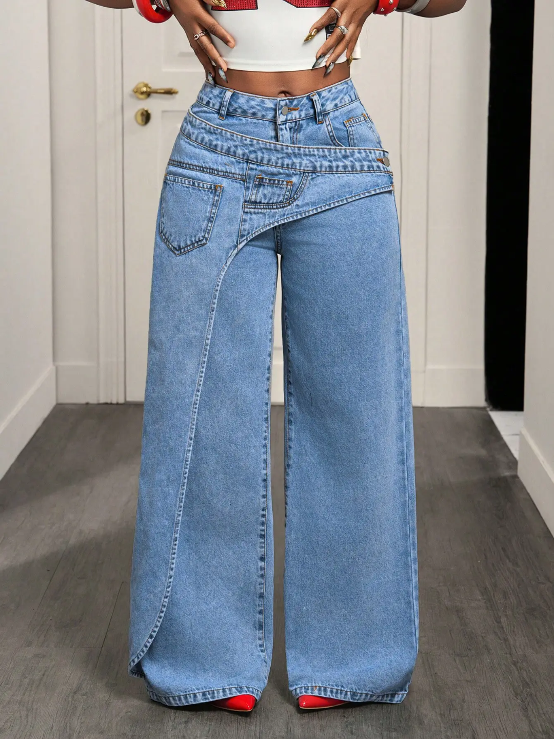 Asymmetrical Fold-Over Waist Wide-Leg Jeans | Jeans a Gamba Larga con Vita Asimmetrica Sovrapposta