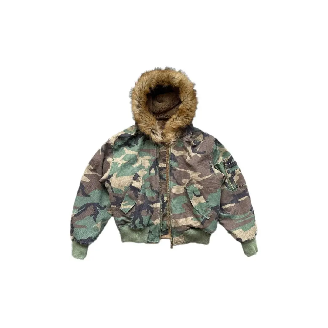 Men's Heavyweight Camo Hooded Bomber Jacket with Faux Fur Trim / Bomber Uomo Mimetico Pesante con Cappuccio in Pelliccia Sintetica