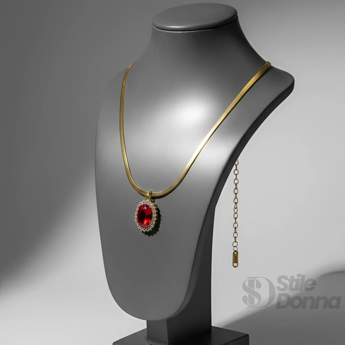 Collana con Ciondolo Ovale Rubino