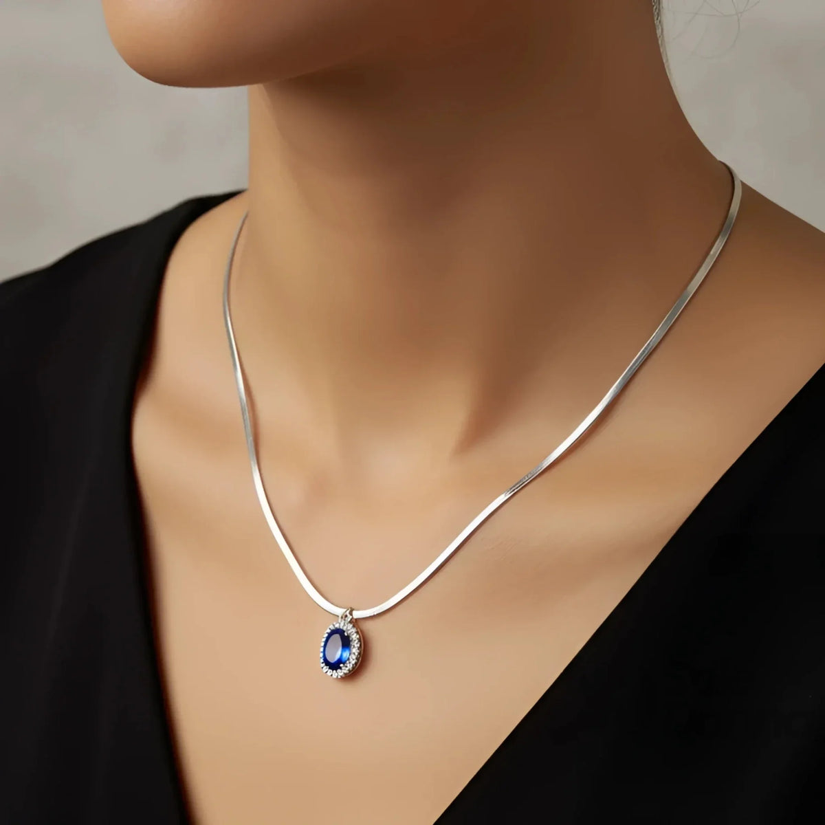 Collana con Ciondolo Ovale Rubino