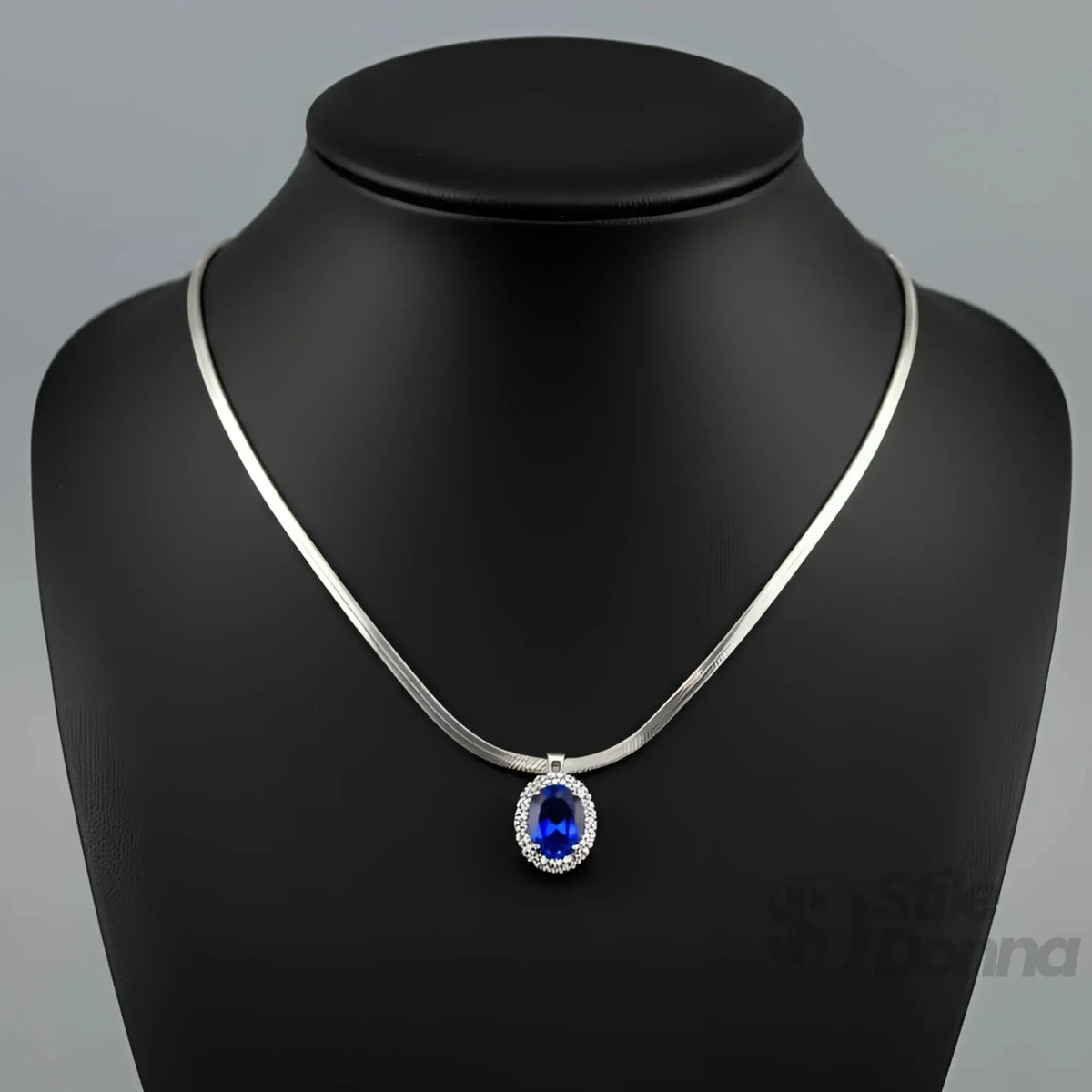 Collana con Ciondolo Ovale Rubino