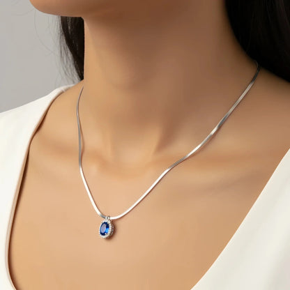Collana con Ciondolo Ovale Rubino