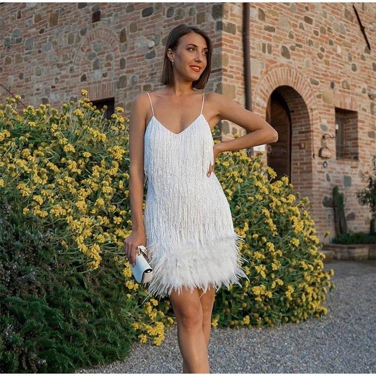 Abito mini estivo da donna sexy con nappine, paillettes e piume, scollo a V, spalline sottili e cuciture; abito da sera elegante da donna per feste e discoteche