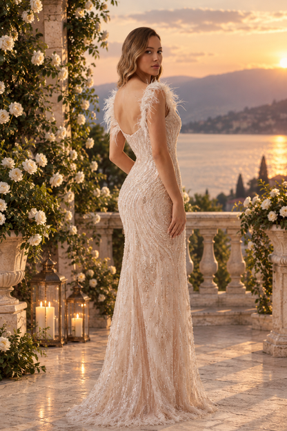 Feather-Trim Beaded Mermaid Evening Gown | Abito da Sera a Sirena con Piume e Perline