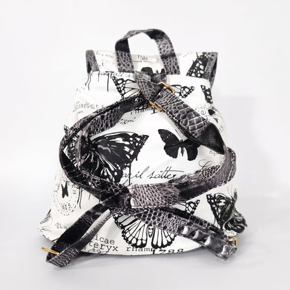 Adelina Zaino in Canvas Farfalle